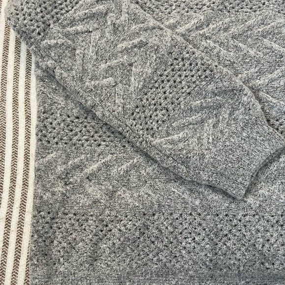 Soft grey sweater - size M - Picture 3 of 4